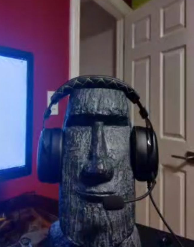 Moai gaming  meme template