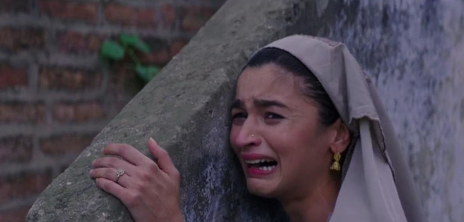 Mujhe Ghar Jaana Hai ( I want to go home.)  meme template